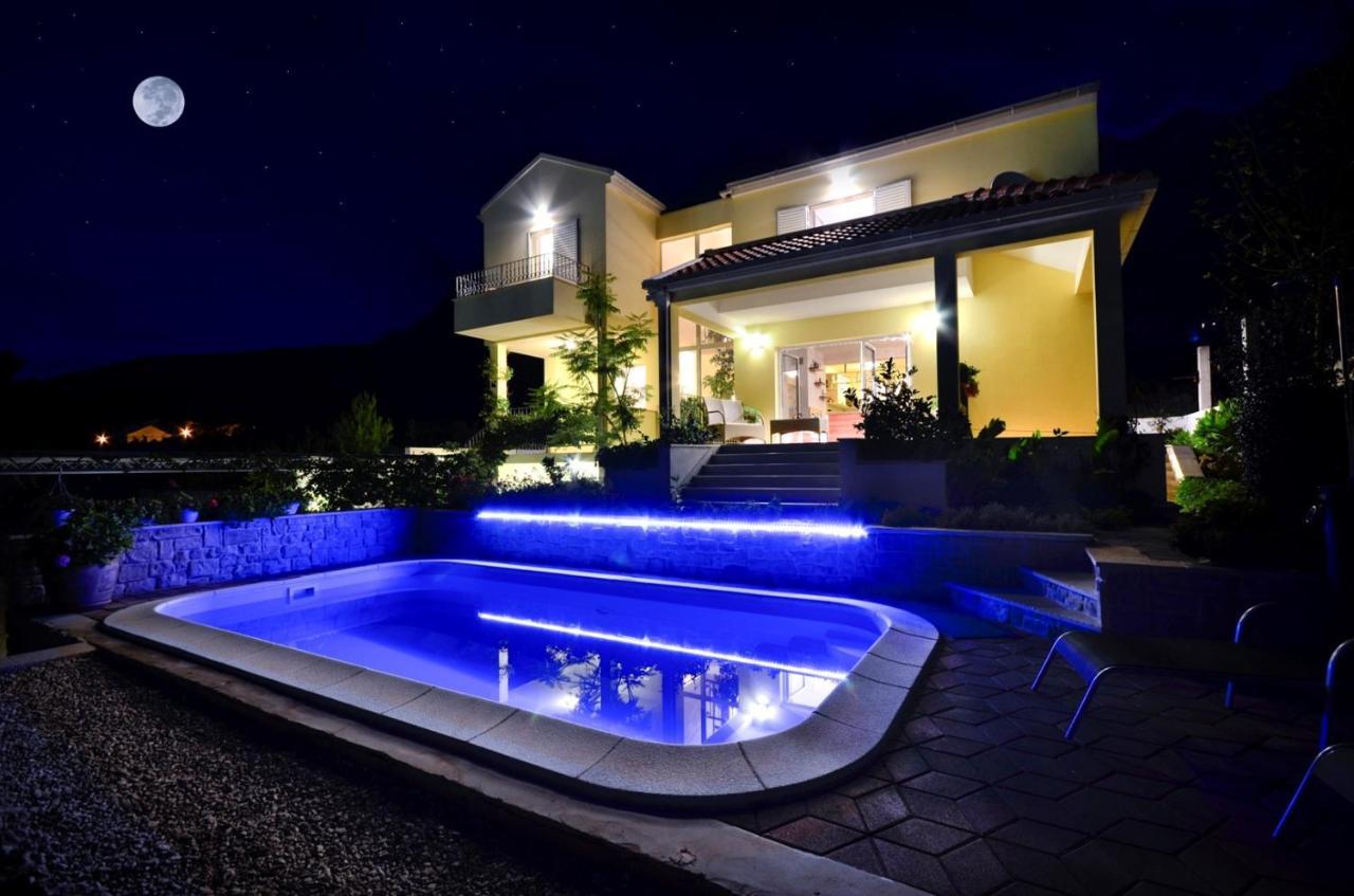 House Luna In With Private Pool (adults Only) Makarska